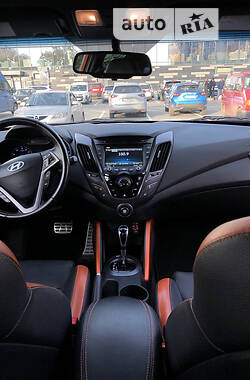 Хетчбек Hyundai Veloster 2015 в 