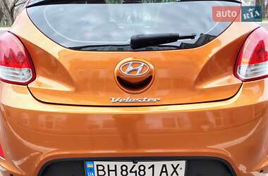 Хэтчбек Hyundai Veloster 2013 в 