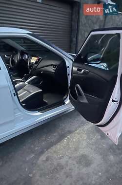 Хетчбек Hyundai Veloster 2013 в 