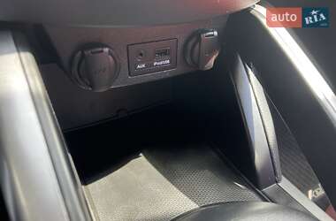Хетчбек Hyundai Veloster 2014 в 