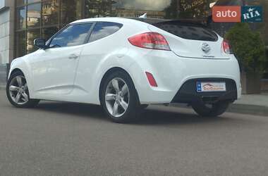 Хэтчбек Hyundai Veloster 2012 в 