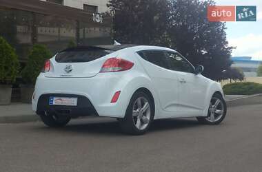 Хэтчбек Hyundai Veloster 2012 в 