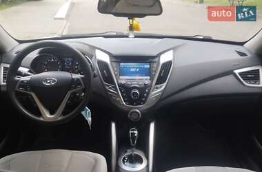 Хэтчбек Hyundai Veloster 2012 в 