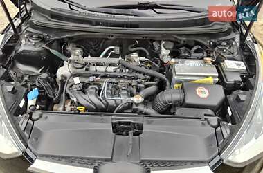 Хетчбек Hyundai Veloster 2014 в 