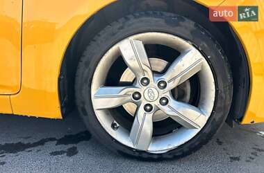 Хэтчбек Hyundai Veloster 2013 в Кривом Роге