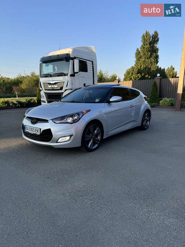 Хэтчбек Hyundai Veloster 2015 в 