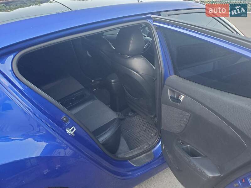Хетчбек Hyundai Veloster 2012 в Нововолинську фото 6 Хетчбек Hyundai Veloster 2012 в Нововолинську