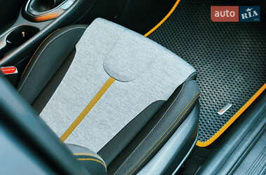 Хетчбек Hyundai Veloster 2019 в  фото 17 Хетчбек Hyundai Veloster 2019 в