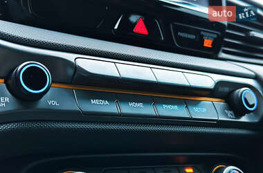 Хетчбек Hyundai Veloster 2019 в  фото 29 Хетчбек Hyundai Veloster 2019 в