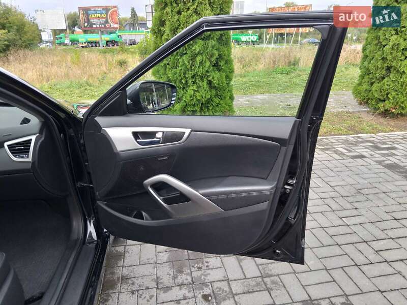 Хетчбек Hyundai Veloster 2014 в Радивиліві фото 9 Хетчбек Hyundai Veloster 2014 в Радивиліві