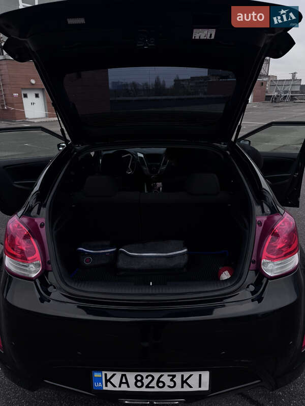 Хэтчбек Hyundai Veloster 2016 в Киеве фото 10 Хэтчбек Hyundai Veloster 2016 в Киеве