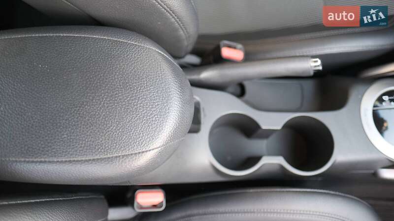 Хетчбек Hyundai Veloster 2016 в Києві