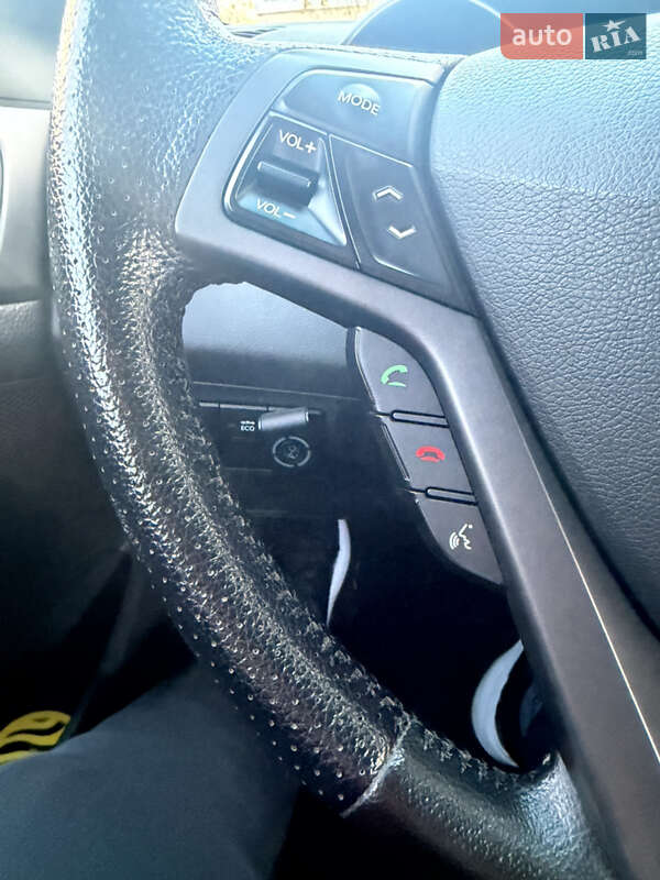 Хэтчбек Hyundai Veloster 2014 в Нововолынске