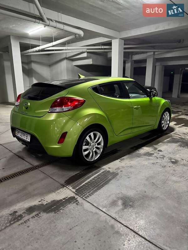 Хэтчбек Hyundai Veloster 2012 в Черновцах