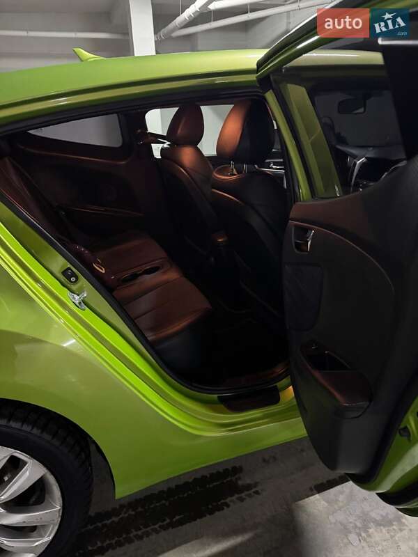 Хэтчбек Hyundai Veloster 2012 в Черновцах