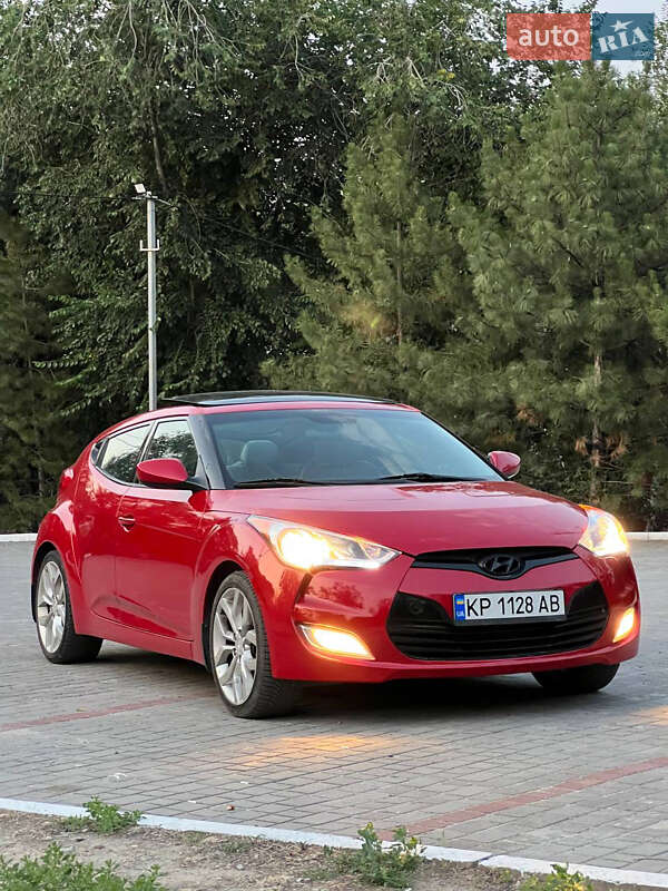 Хэтчбек Hyundai Veloster 2013 в Запорожье фото Хэтчбек Hyundai Veloster 2013 в Запорожье