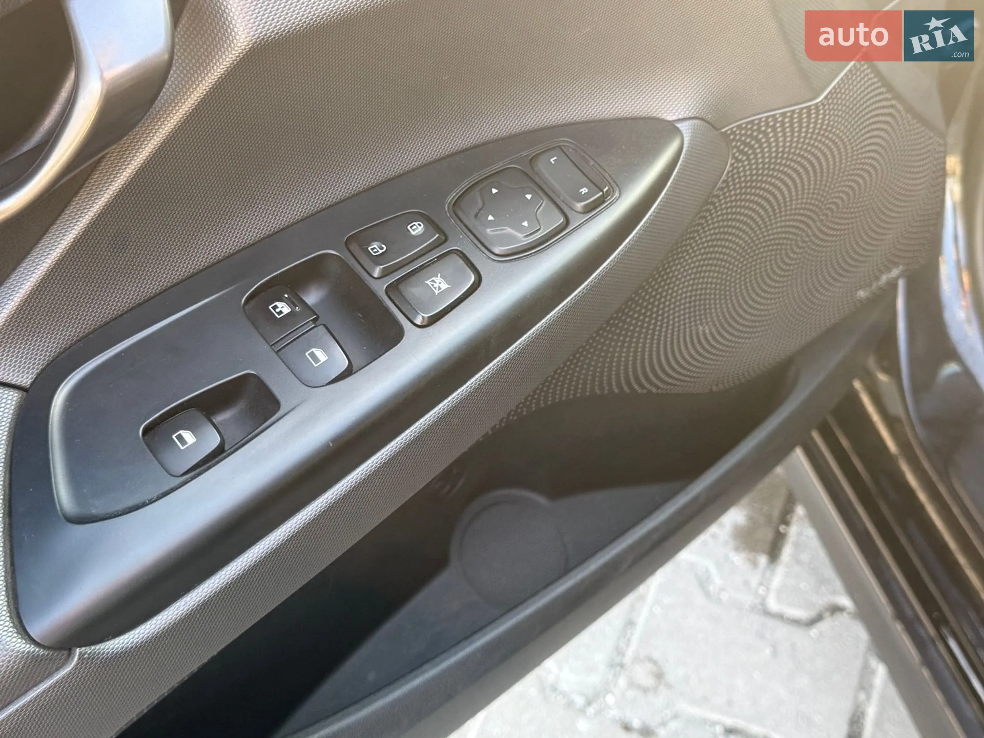 2018 Hyundai Veloster - мініатюра 16