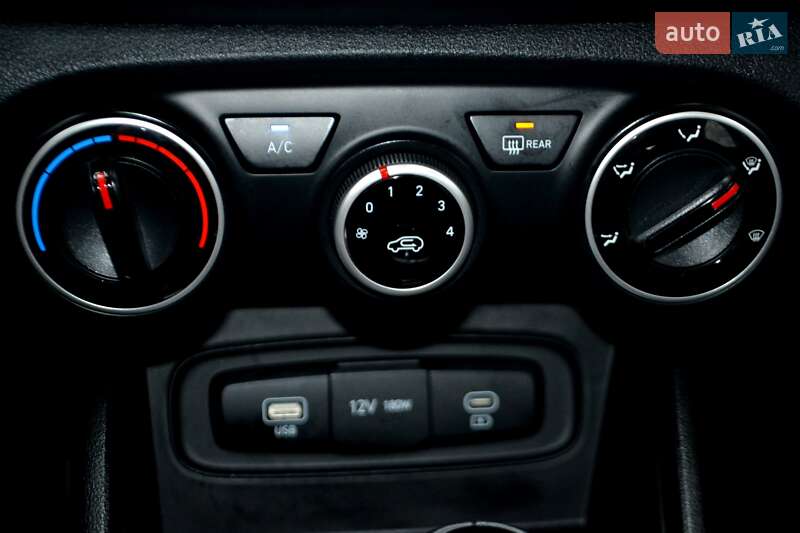 Внедорожник / Кроссовер Hyundai Venue 2023 в Хмельницком фото 129 Внедорожник / Кроссовер Hyundai Venue 2023 в Хмельницком