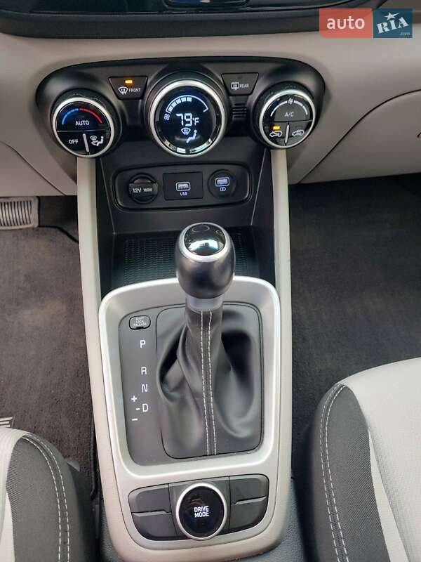 Внедорожник / Кроссовер Hyundai Venue 2021 в Ивано-Франковске