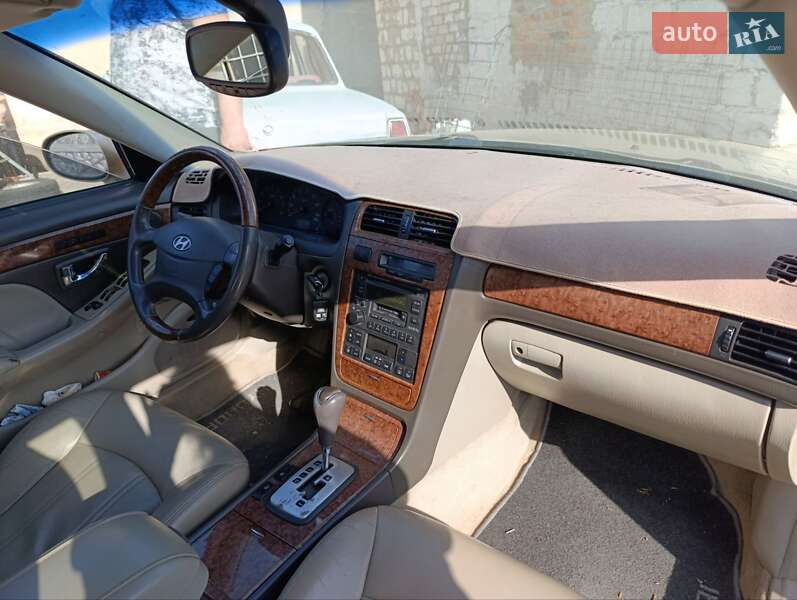 Седан Hyundai XG 2003 в Первомайске