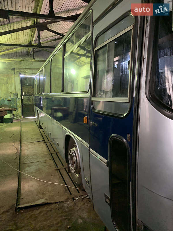 Туристичний / Міжміський автобус Ikarus 250 1989 в Кривому Розі