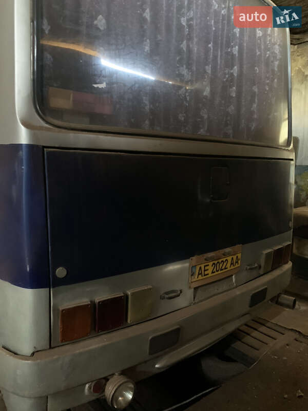 Туристичний / Міжміський автобус Ikarus 250 1989 в Кривому Розі