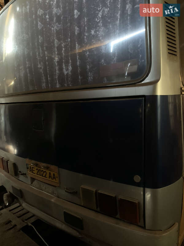 Туристичний / Міжміський автобус Ikarus 250 1989 в Кривому Розі