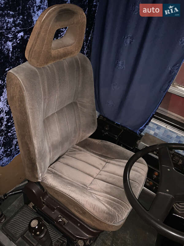 Туристичний / Міжміський автобус Ikarus 250 1989 в Кривому Розі