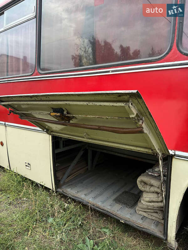 Туристический / Междугородний автобус Ikarus 250 1988 в Ромнах