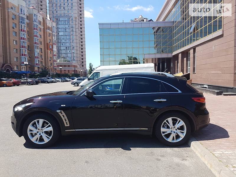 Внедорожник / Кроссовер Infiniti FX 30 2012 в Киеве