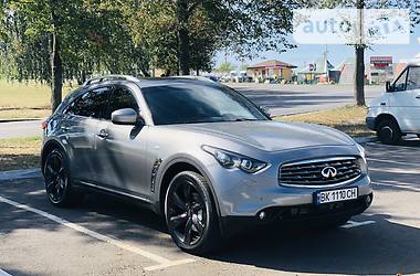 Внедорожник / Кроссовер Infiniti FX 30 2010 в Ровно