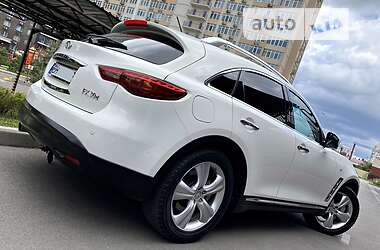 Внедорожник / Кроссовер Infiniti FX 30 2011 в 