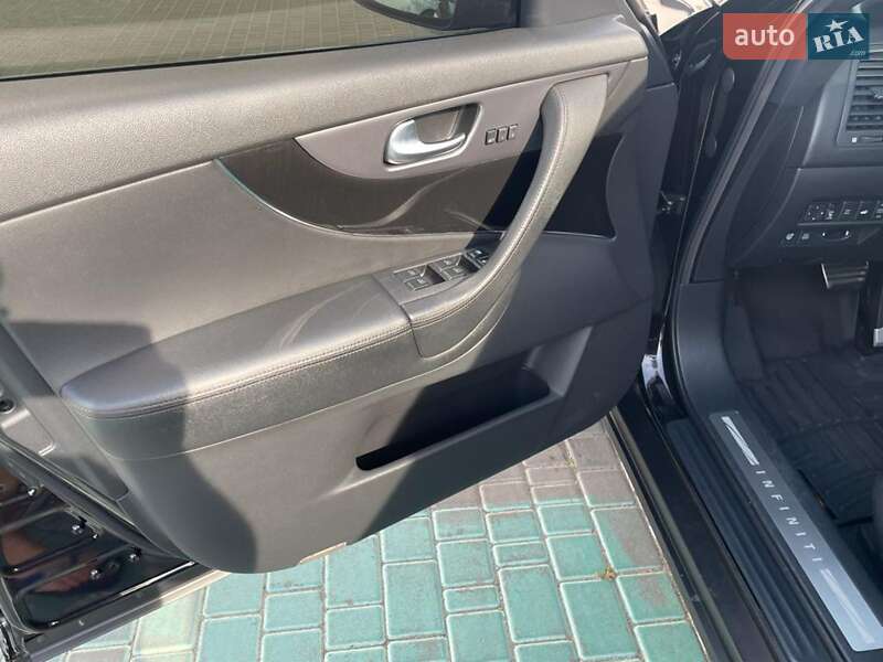 Внедорожник / Кроссовер Infiniti FX 30 2011 в Одессе
