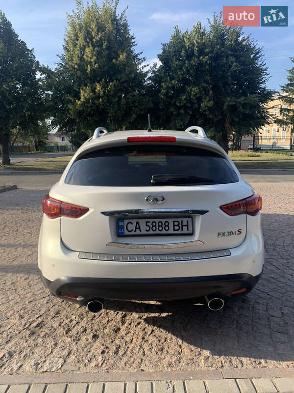 Позашляховик / Кросовер Infiniti FX 30 2011 в Корсунь-Шевченківському