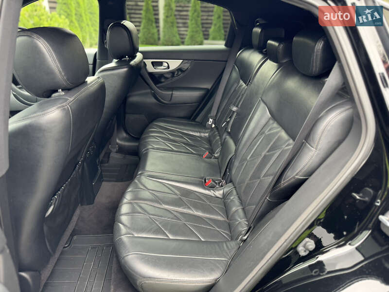 Позашляховик / Кросовер Infiniti FX 30 2012 в Тернополі