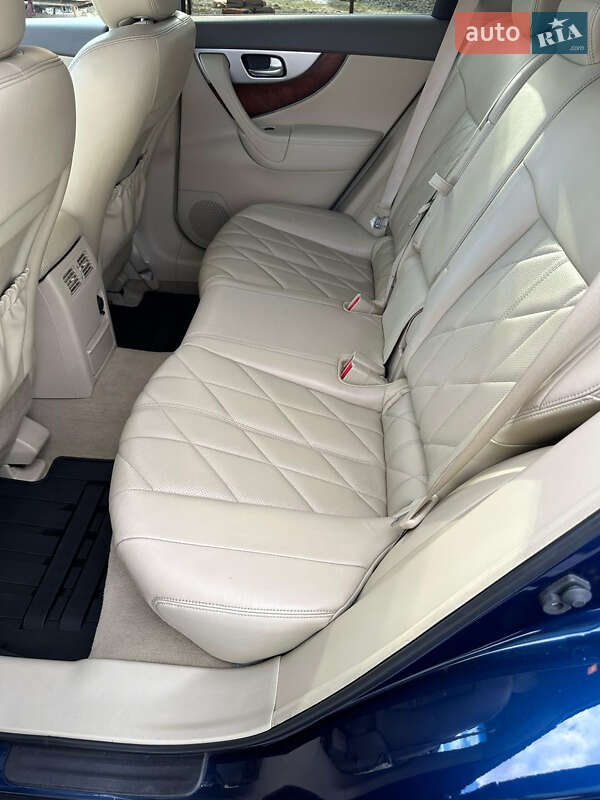 Внедорожник / Кроссовер Infiniti FX 30 2012 в Мукачево