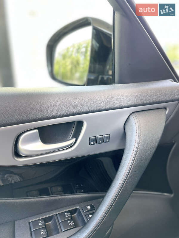 Внедорожник / Кроссовер Infiniti FX 30 2011 в Днепре