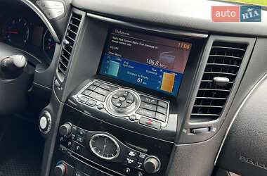 Внедорожник / Кроссовер Infiniti FX 30 2010 в 