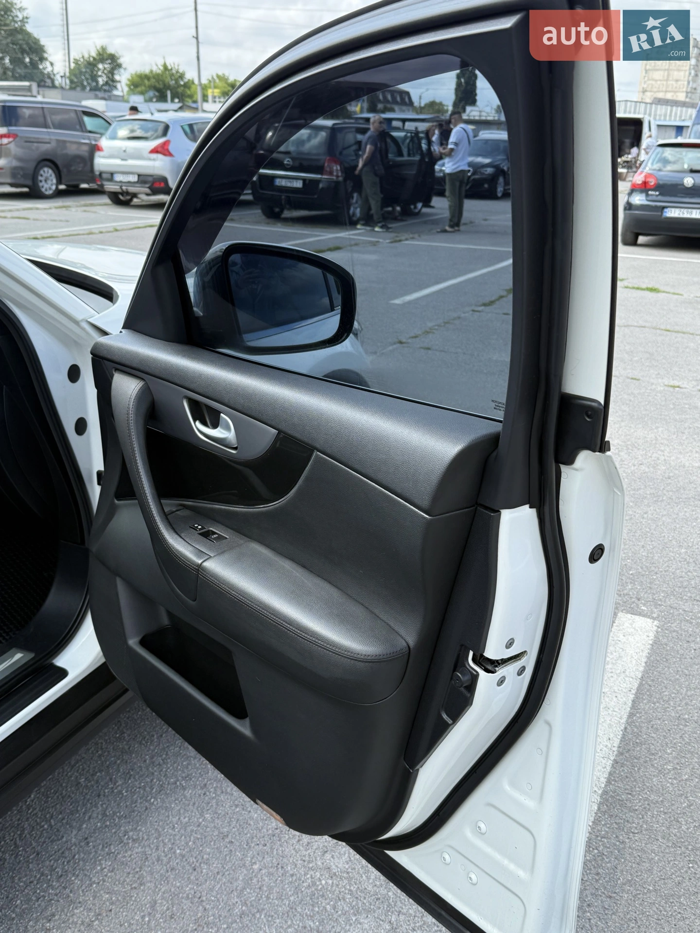 2011 Infiniti FX - мініатюра 21