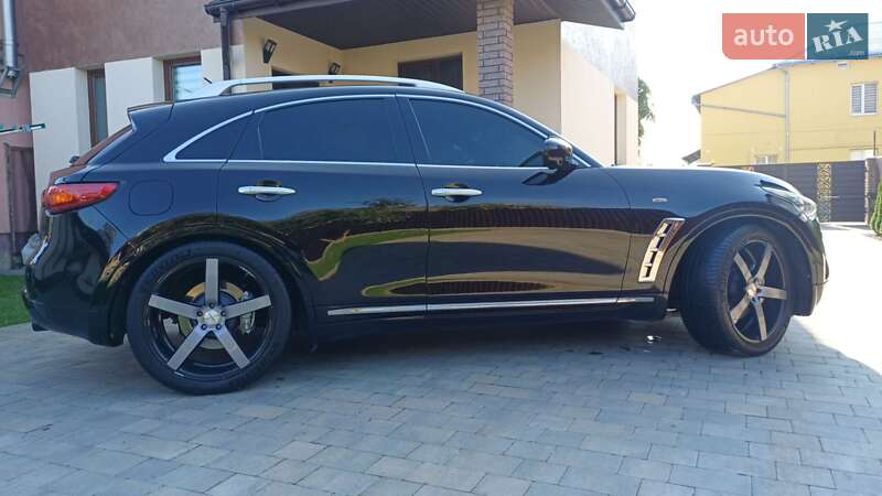 Внедорожник / Кроссовер Infiniti FX 30 2011 в Дрогобыче