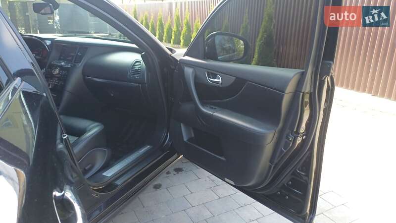 Внедорожник / Кроссовер Infiniti FX 30 2011 в Дрогобыче