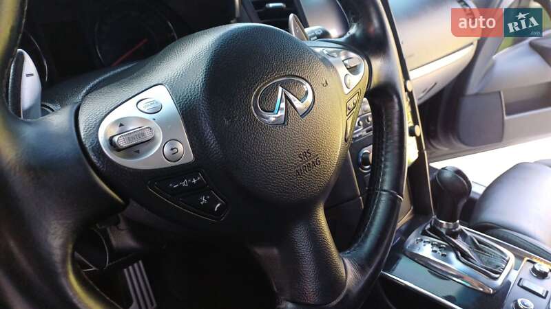 Внедорожник / Кроссовер Infiniti FX 30 2011 в Дрогобыче