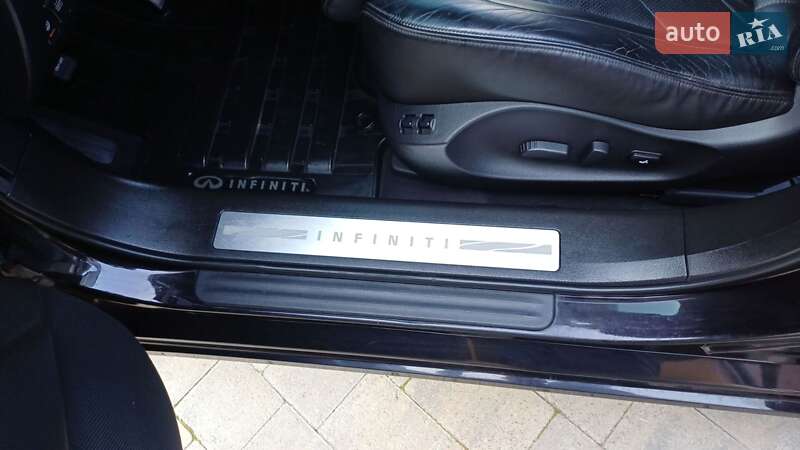 Внедорожник / Кроссовер Infiniti FX 30 2011 в Дрогобыче
