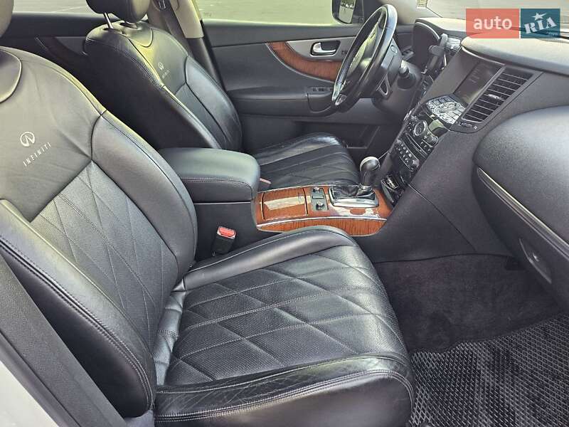 Внедорожник / Кроссовер Infiniti FX 30 2012 в Запорожье