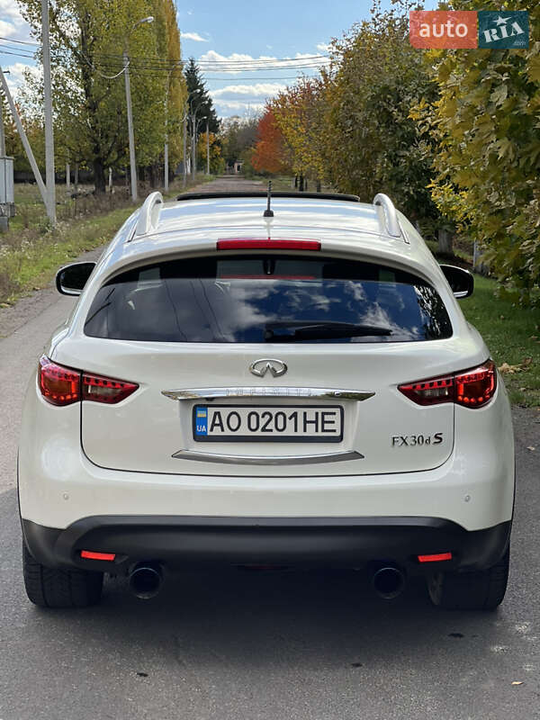 Внедорожник / Кроссовер Infiniti FX 30 2011 в Виноградове фото 5 Внедорожник / Кроссовер Infiniti FX 30 2011 в Виноградове