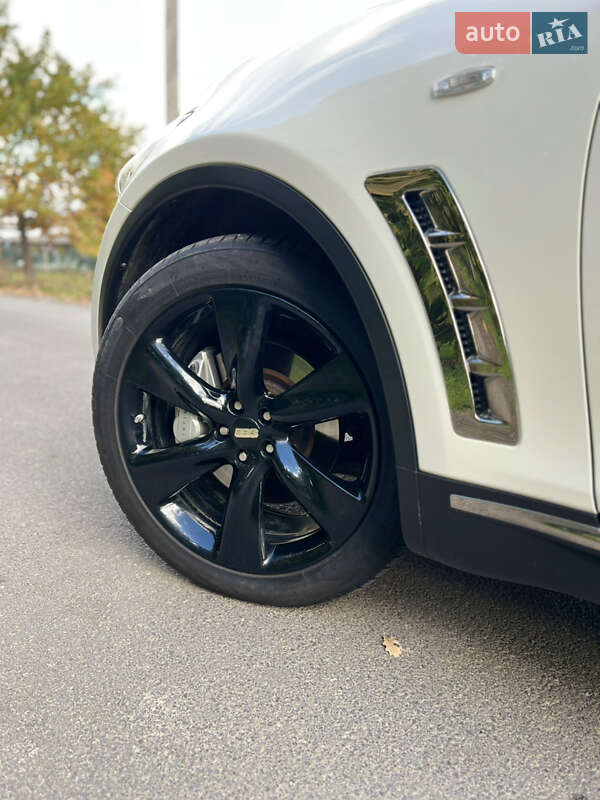 Внедорожник / Кроссовер Infiniti FX 30 2011 в Виноградове фото 31 Внедорожник / Кроссовер Infiniti FX 30 2011 в Виноградове