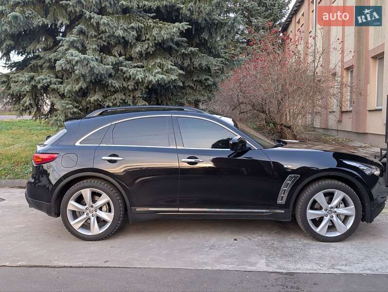 Внедорожник / Кроссовер Infiniti FX 30 2011 в Дубно