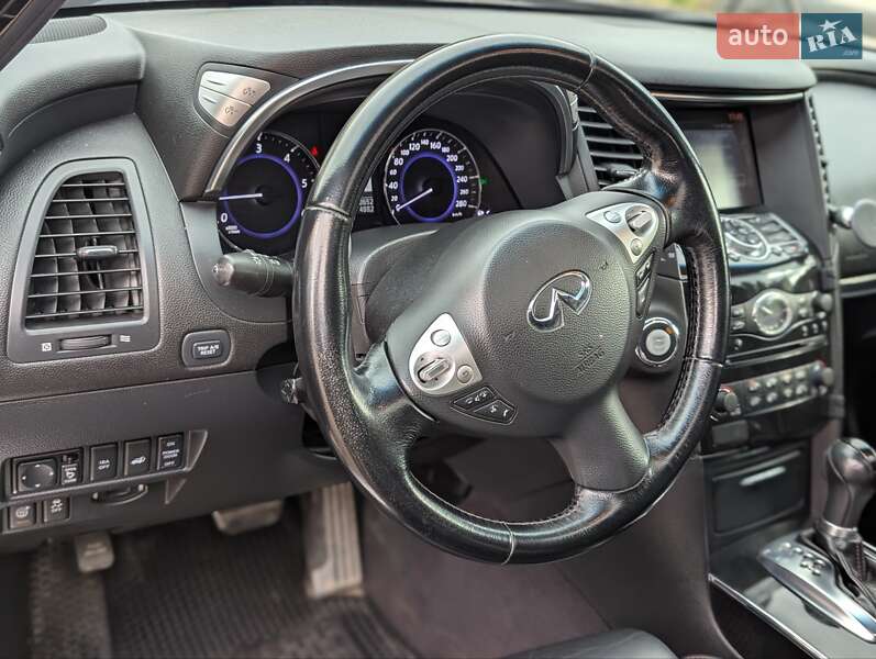 Внедорожник / Кроссовер Infiniti FX 30 2011 в Дубно
