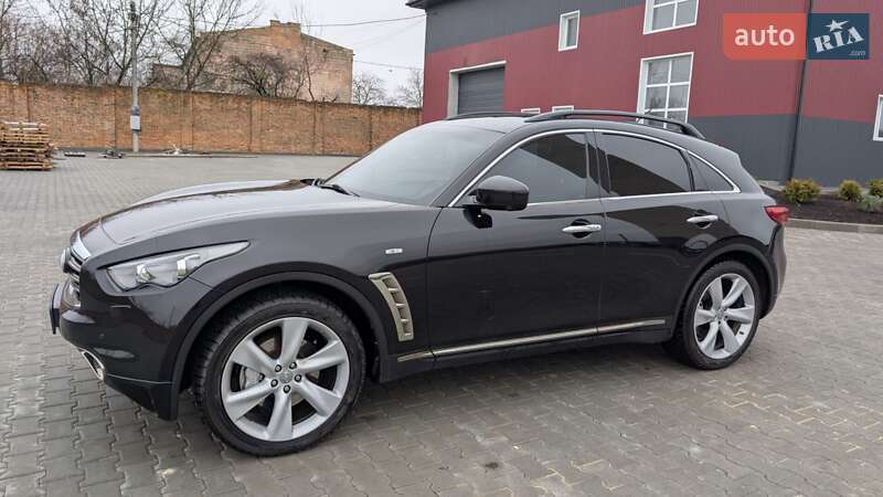 Внедорожник / Кроссовер Infiniti FX 30 2011 в Дубно