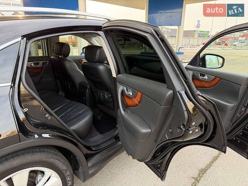 Внедорожник / Кроссовер Infiniti FX 30 2012 в Запорожье